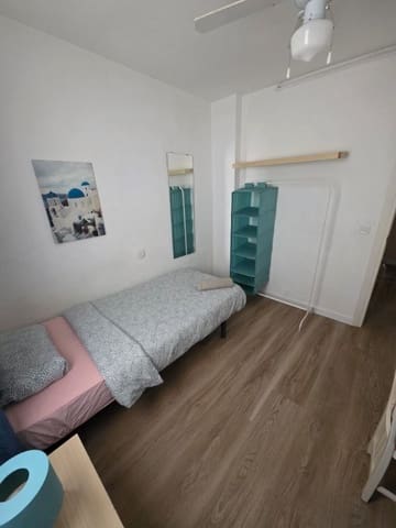 4 quarto Apartamento para arrendar em Cruz de Humilladero, Málaga cidade - 1 600 € (Ref: 9889261)