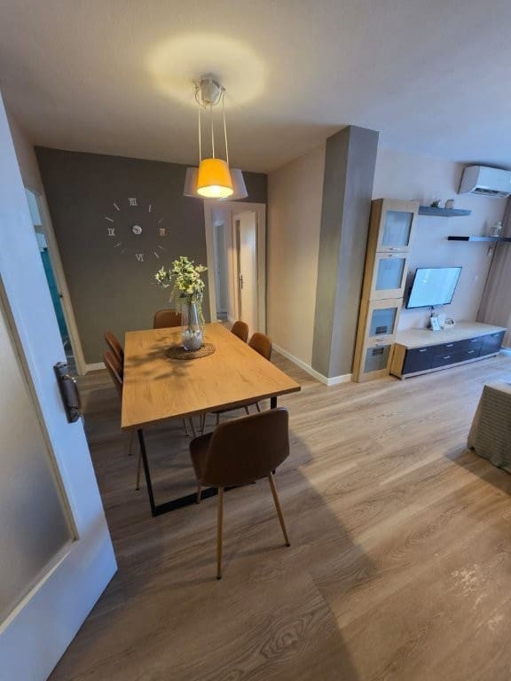 4 quarto Apartamento para arrendar em Malaga cidade - 1 600 € (Ref: 9889261)