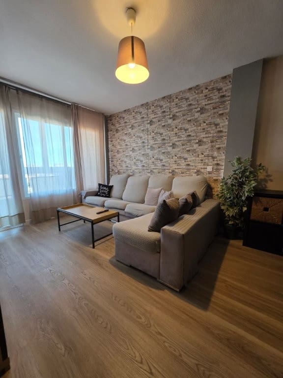 4 quarto Apartamento para arrendar em Malaga cidade - 1 600 € (Ref: 9889261)