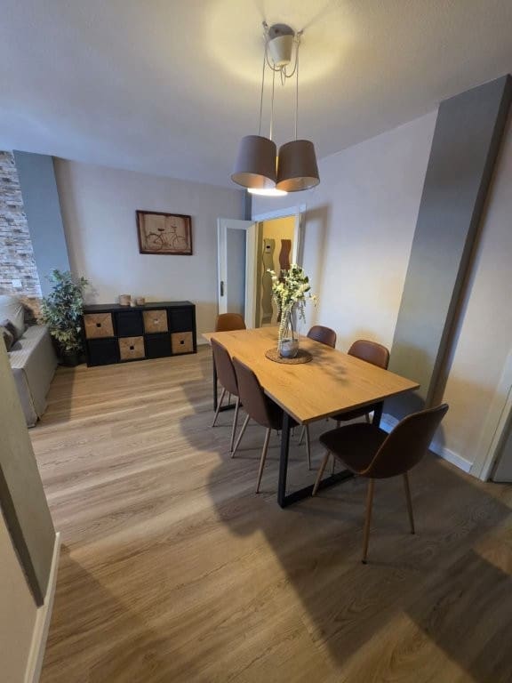 4 quarto Apartamento para arrendar em Malaga cidade - 1 600 € (Ref: 9889261)