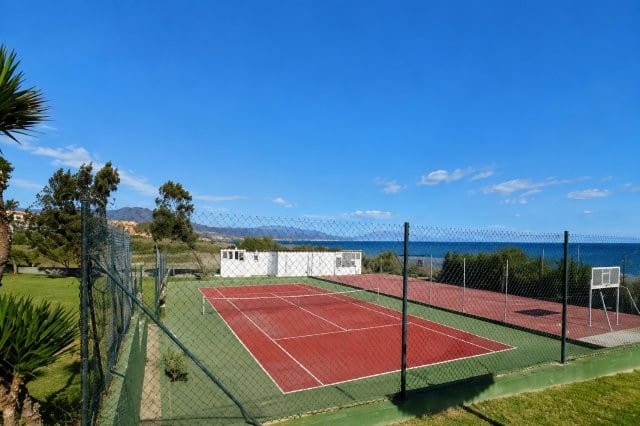 Piso de 2 habitaciones en San Luis de Sabinillas, Manilva en alquiler con piscina - 900 € (Ref: 9893198)