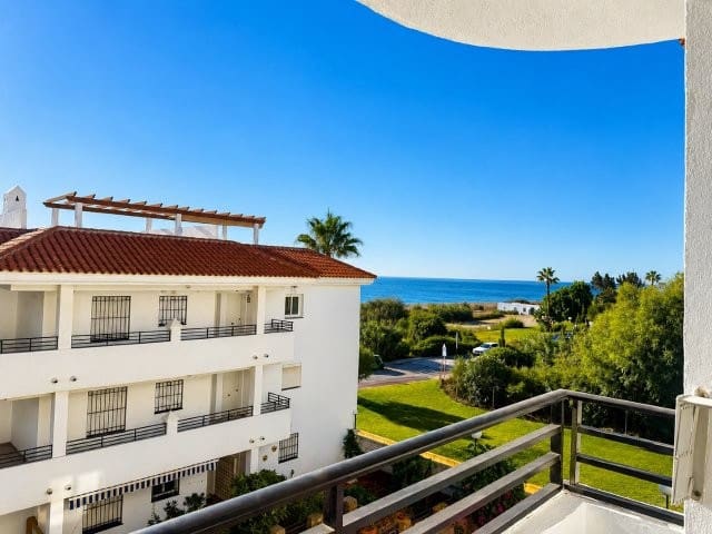 Piso de 2 habitaciones en San Luis de Sabinillas en alquiler con piscina - 900 € (Ref: 9893198)