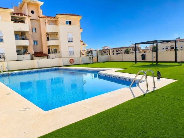 Piso de 2 habitaciones en San Luis de Sabinillas en venta con piscina garaje - 244.000 € (Ref: 9926448)
