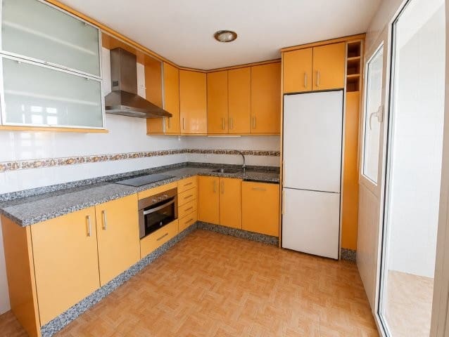 Piso de 2 habitaciones en San Luis de Sabinillas, Manilva en venta con piscina garaje - 244.000 € (Ref: 9926448)