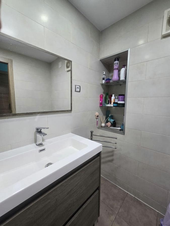 Appartement de 3 chambres à louer à Malaga ville avec garage - 1 300 € (Ref: 9928312)