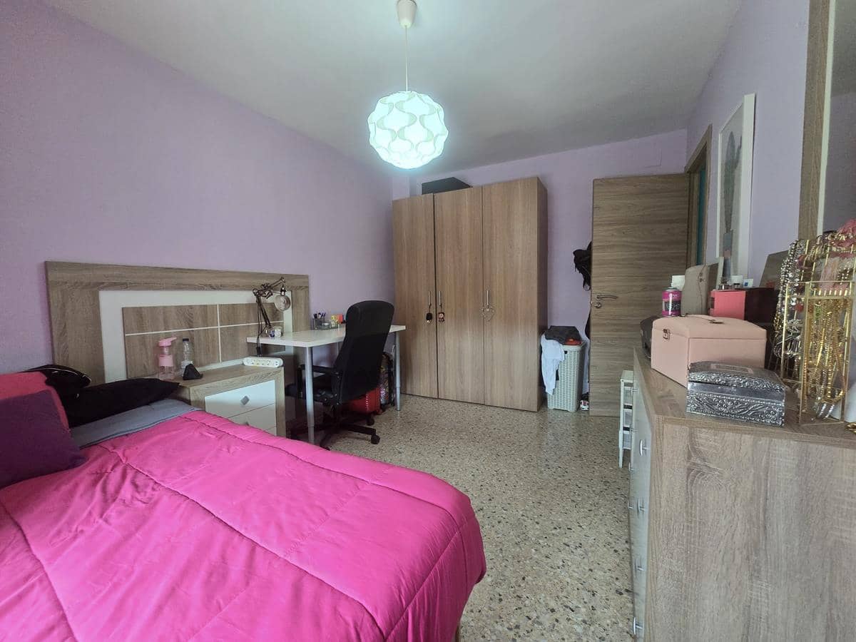 Appartement de 3 chambres à louer à Malaga ville avec garage - 1 300 € (Ref: 9928312)