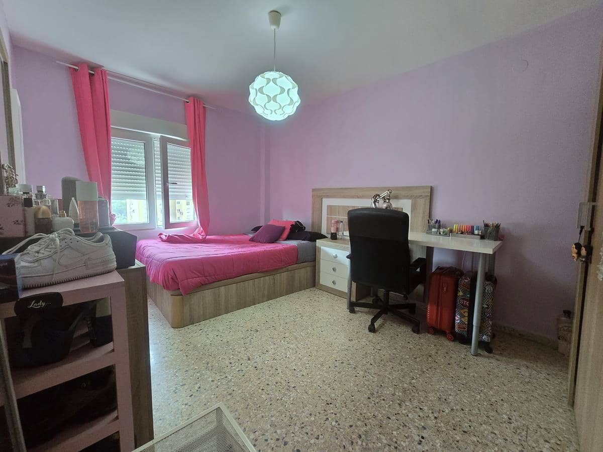 Appartement de 3 chambres à louer à Malaga ville avec garage - 1 300 € (Ref: 9928312)