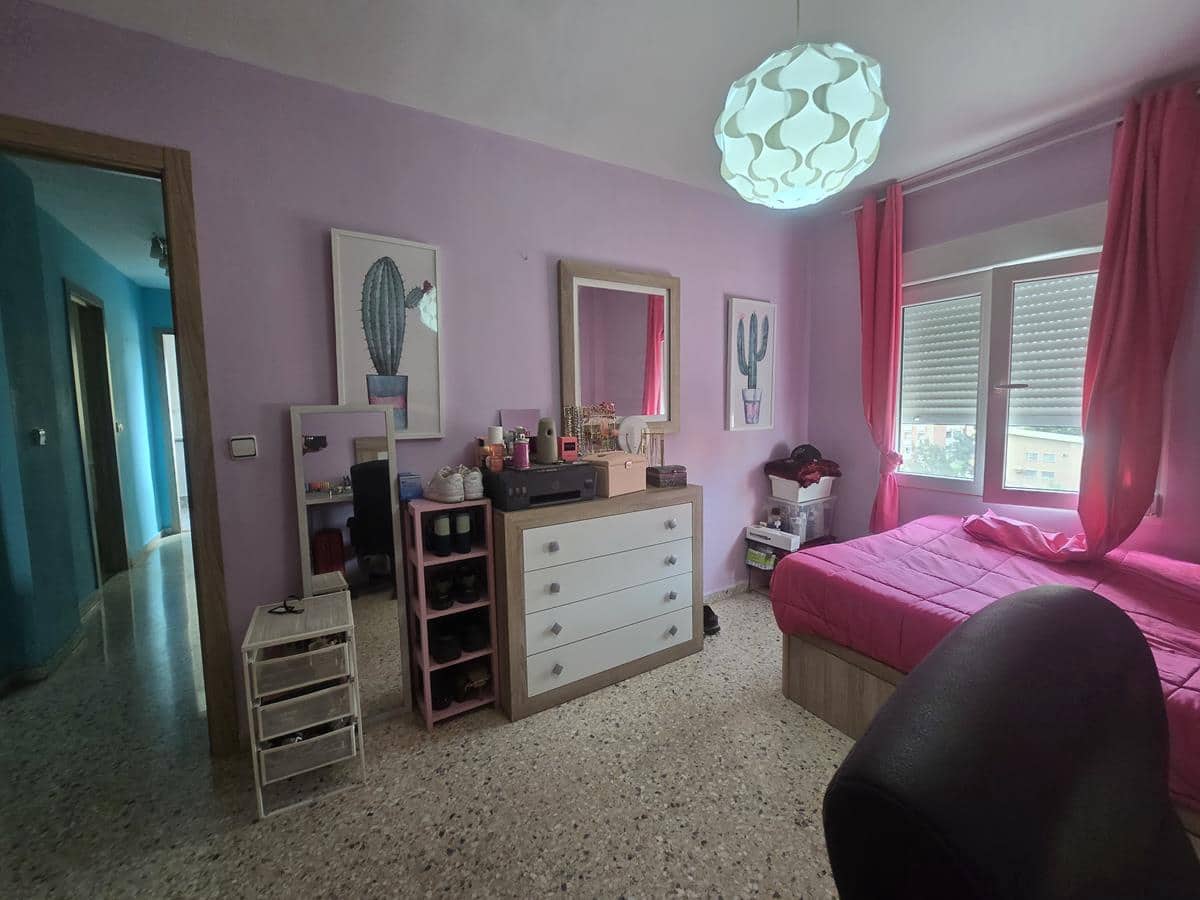 Appartement de 3 chambres à louer à Malaga ville avec garage - 1 300 € (Ref: 9928312)