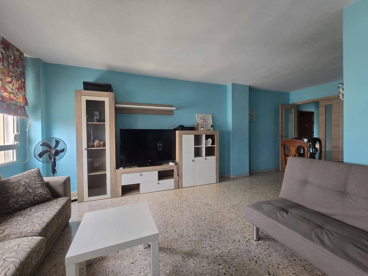 Appartement de 3 chambres à louer à Malaga ville avec garage - 1 300 € (Ref: 9928312)