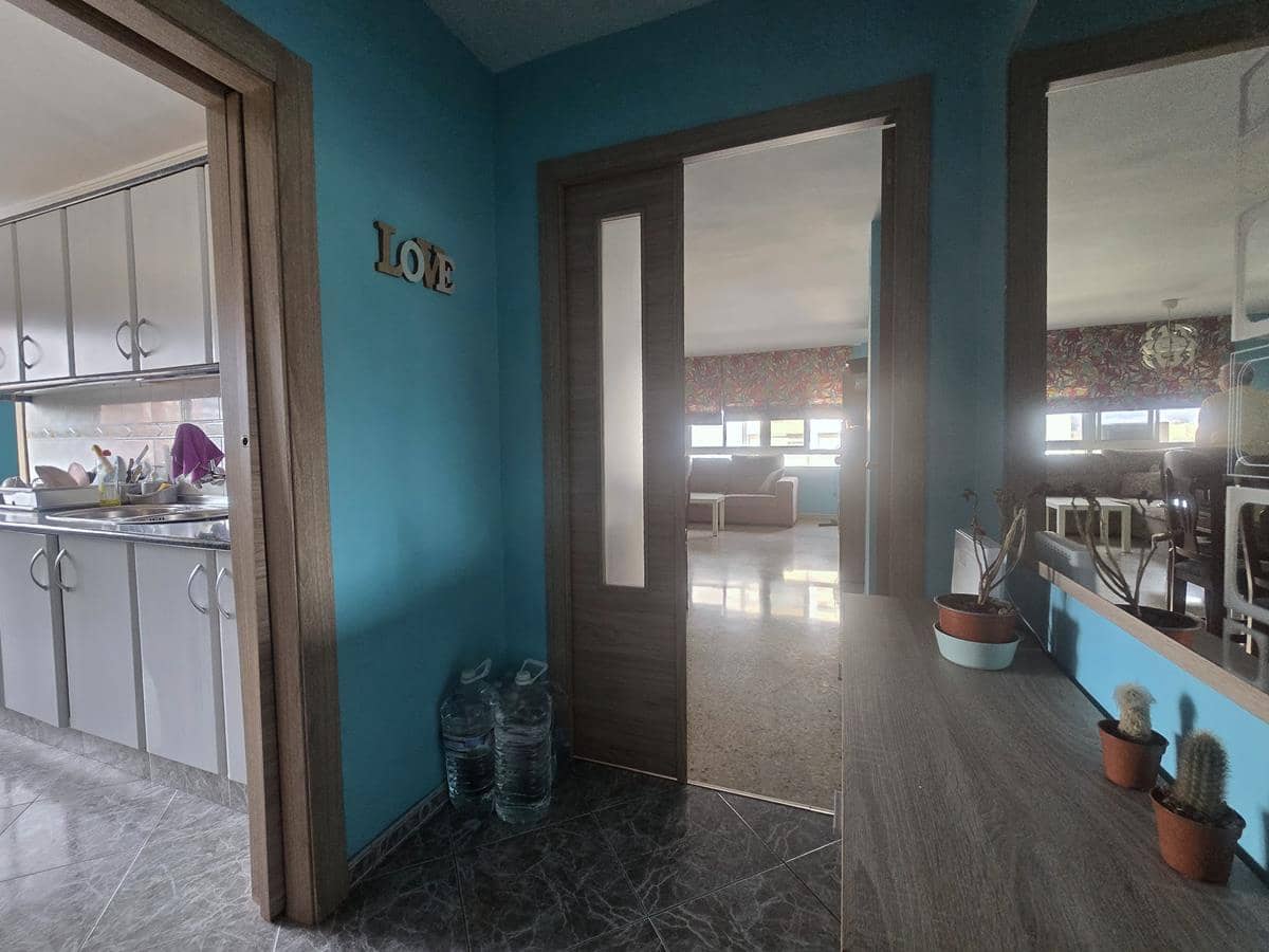 Appartement de 3 chambres à louer à Malaga ville avec garage - 1 300 € (Ref: 9928312)