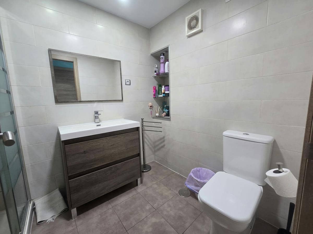Appartement de 3 chambres à louer à Malaga ville avec garage - 1 300 € (Ref: 9928312)