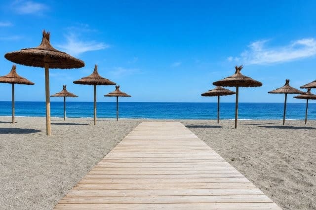 1 makuuhuone Asunto vuokrattavana paikassa San Luis de Sabinillas mukana uima-altaan 
autotalli - 950 € (Ref: 9950725)