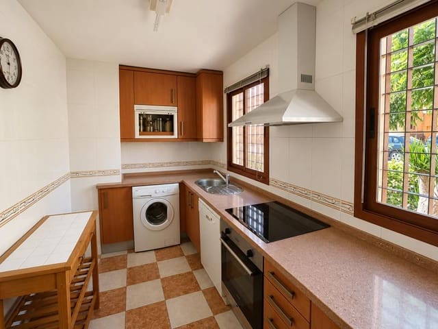 2 slaapkamer Rijtjeshuis te koop in San Luis de Sabinillas, Manilva met zwembad garage - € 371.175 (Ref: 9956195)