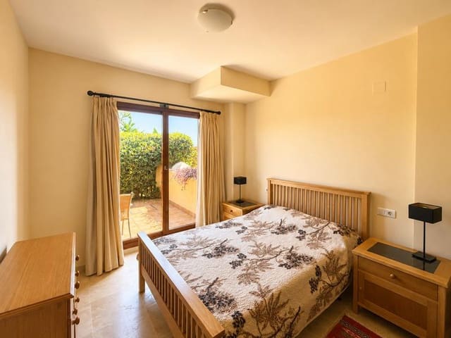2 slaapkamer Rijtjeshuis te koop in San Luis de Sabinillas, Manilva met zwembad garage - € 371.175 (Ref: 9956195)