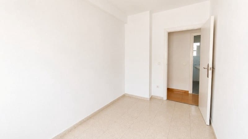 3 bedroom Flat for sale in Malaga city - € 243,000 (Ref: 9971703)