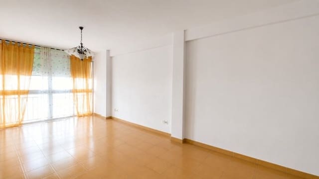 3 bedroom Flat for sale in Carlos Haya, Málaga city - € 243,000 (Ref: 9971703)