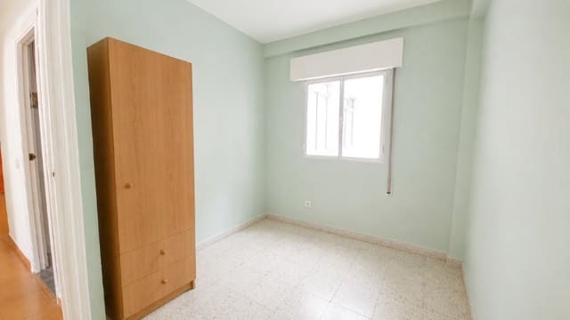 3 bedroom Flat for sale in Carlos Haya, Málaga city - € 243,000 (Ref: 9971703)