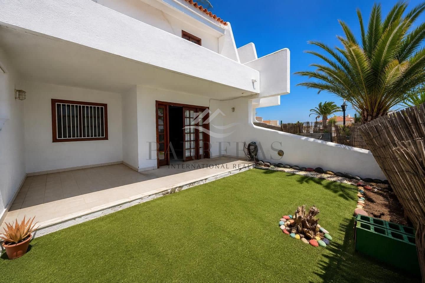 2 bedroom Flat for sale in Golf del Sur with pool - € 330,000 (Ref: 10007136)