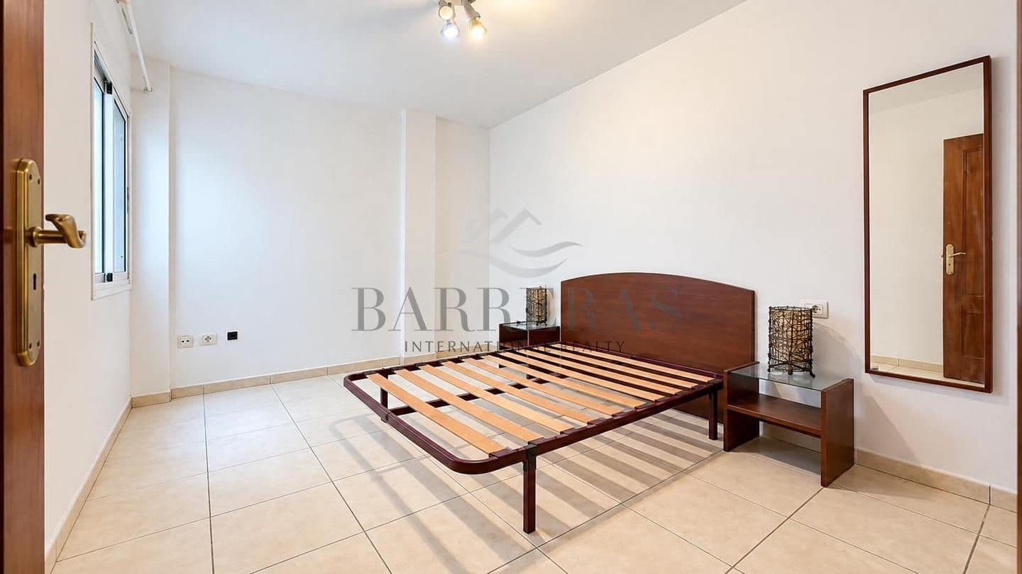 Piso de 2 habitaciones en Los Abrigos en venta con garaje - 245.000 € (Ref: 10063032)