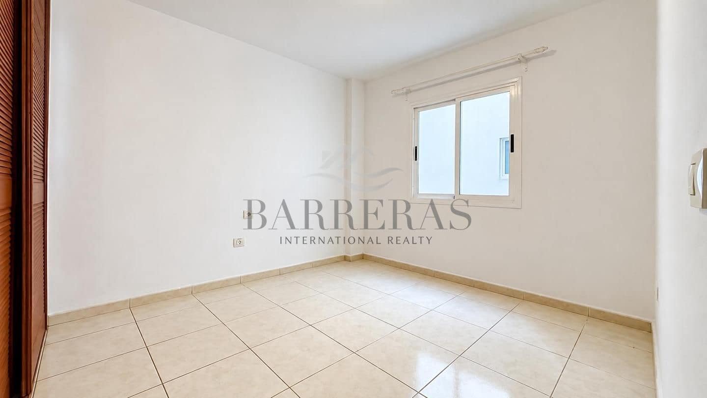 Piso de 2 habitaciones en Los Abrigos en venta con garaje - 245.000 € (Ref: 10063032)
