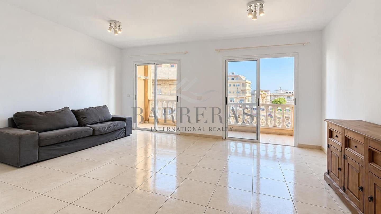 Piso de 2 habitaciones en Los Abrigos en venta con garaje - 245.000 € (Ref: 10063032)