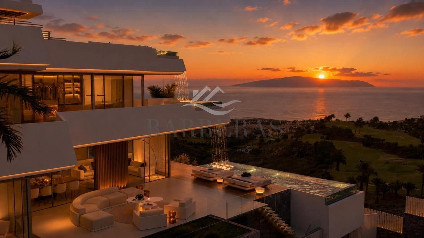 3 quarto Moradia para venda em Guia de Isora com piscina garagem - 3 100 000 € (Ref: 10088663)