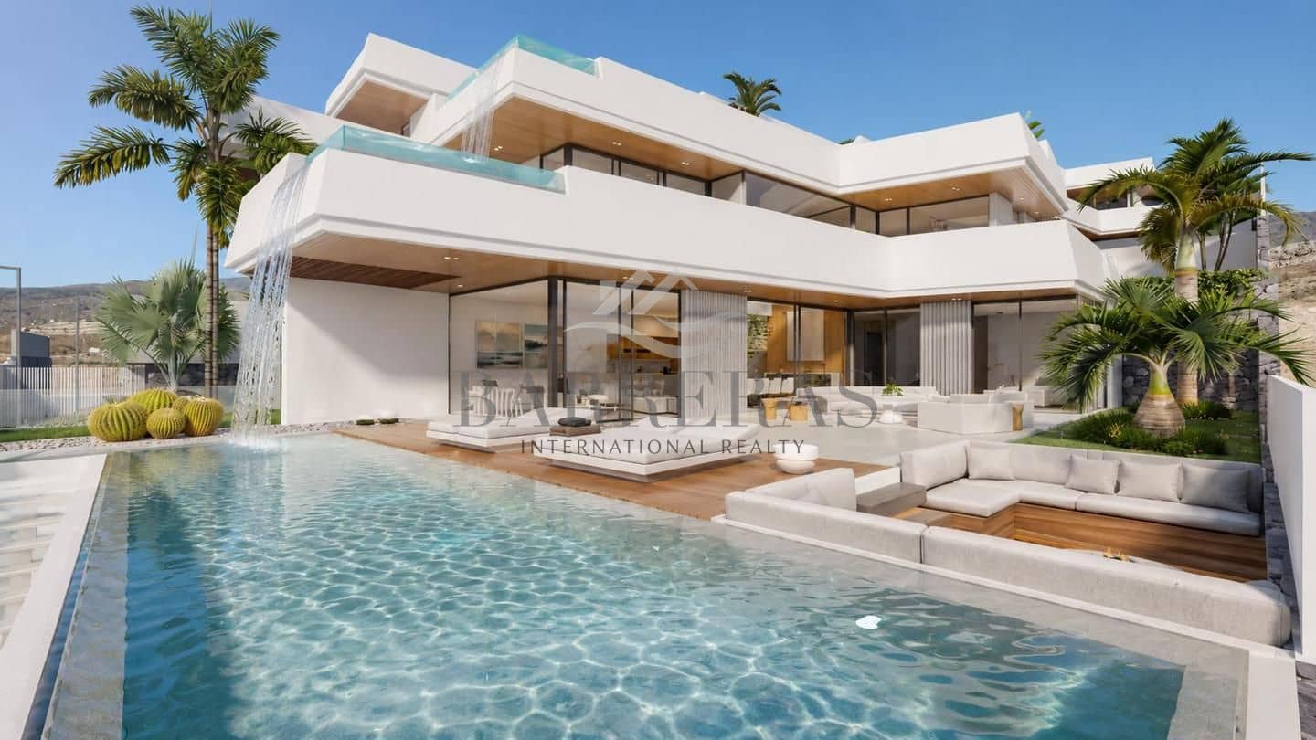 3 bedroom Villa for sale in Piedra Hincada with pool garage - € 3,100,000 (Ref: 10098946)