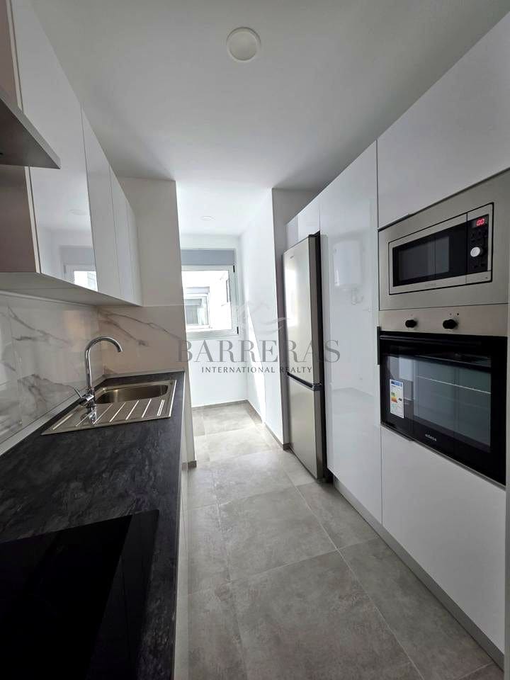 Piso de 2 habitaciones en Los Abrigos en venta con garaje - 360.000 € (Ref: 10172254)
