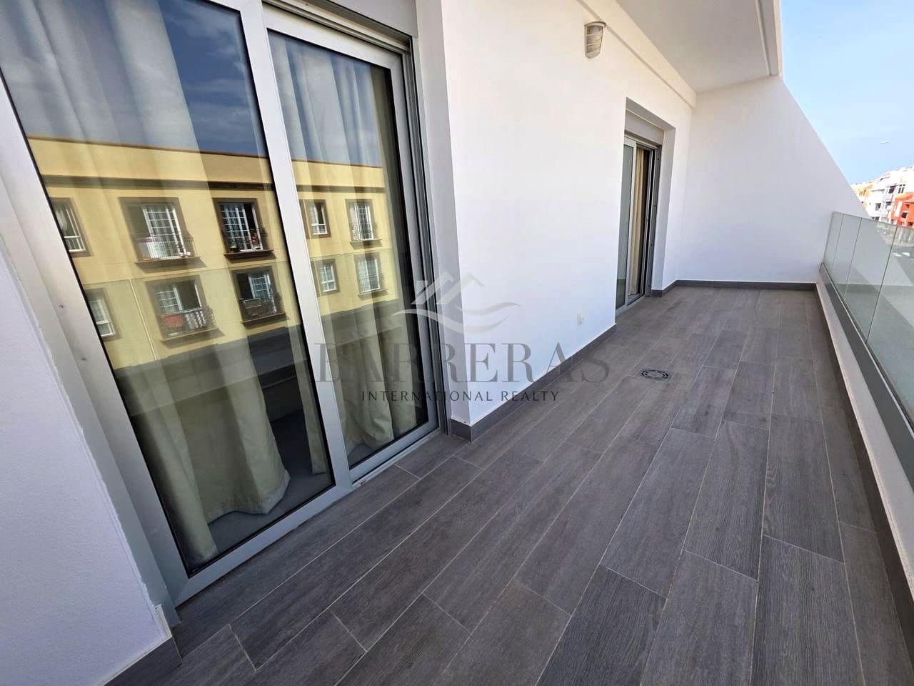 Piso de 2 habitaciones en Los Abrigos en venta con garaje - 360.000 € (Ref: 10172254)