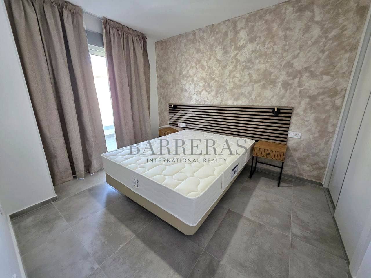 Piso de 2 habitaciones en Los Abrigos en venta con garaje - 360.000 € (Ref: 10172254)