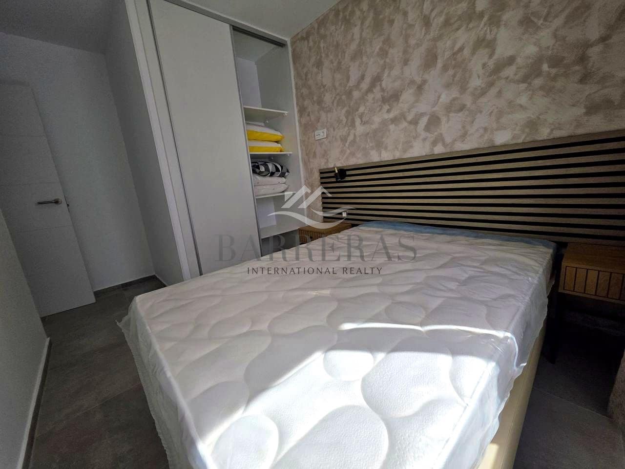 Piso de 2 habitaciones en Los Abrigos en venta con garaje - 360.000 € (Ref: 10172254)