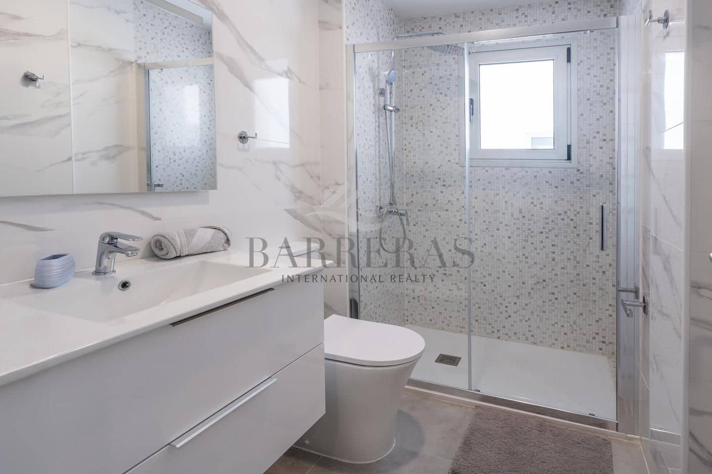 Piso de 2 habitaciones en Los Abrigos en venta con garaje - 390.000 € (Ref: 10172255)