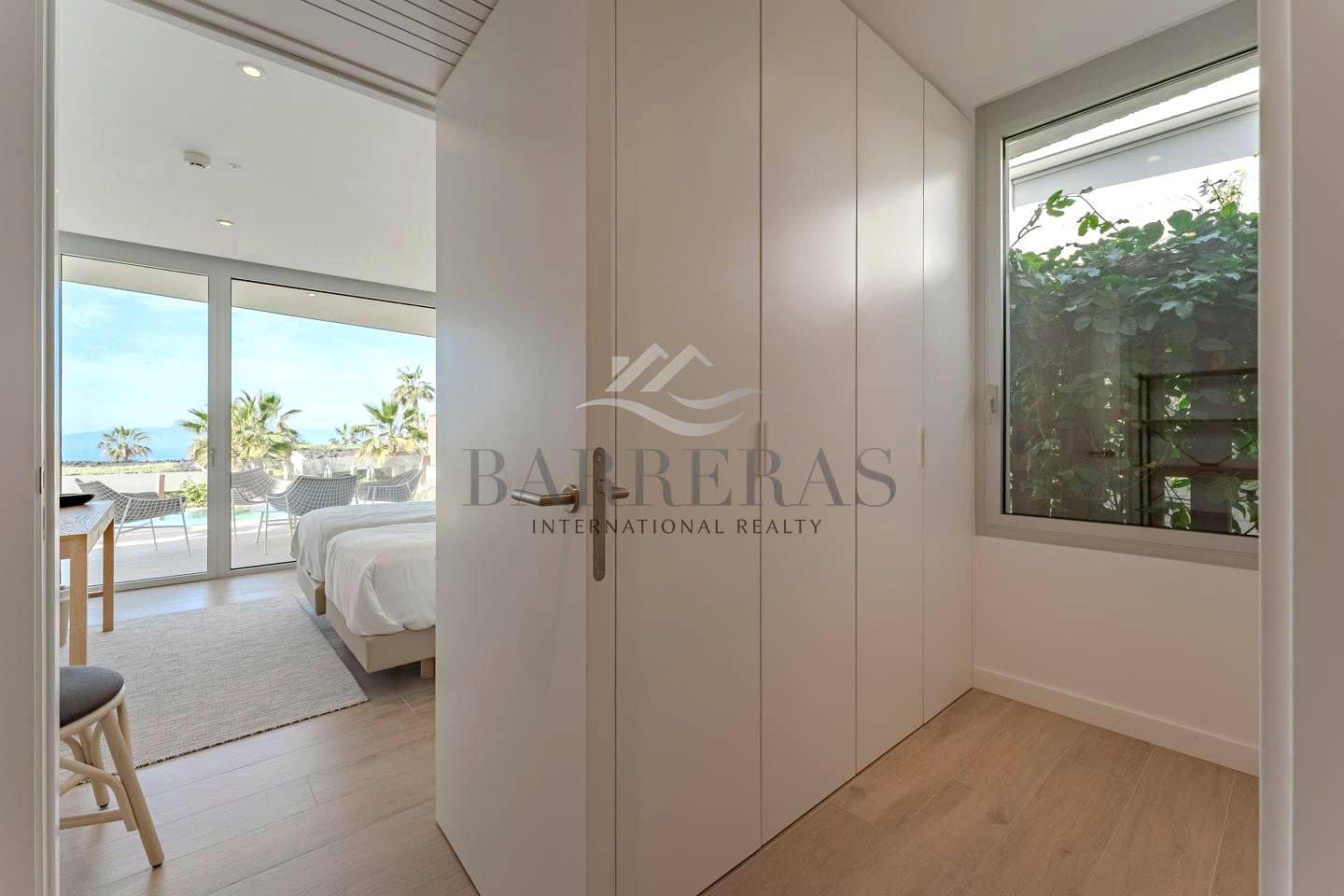 3 soveværelse Villa til salg i Piedra Hincada med swimmingpool - € 1.970.000 (Ref: 8167345)