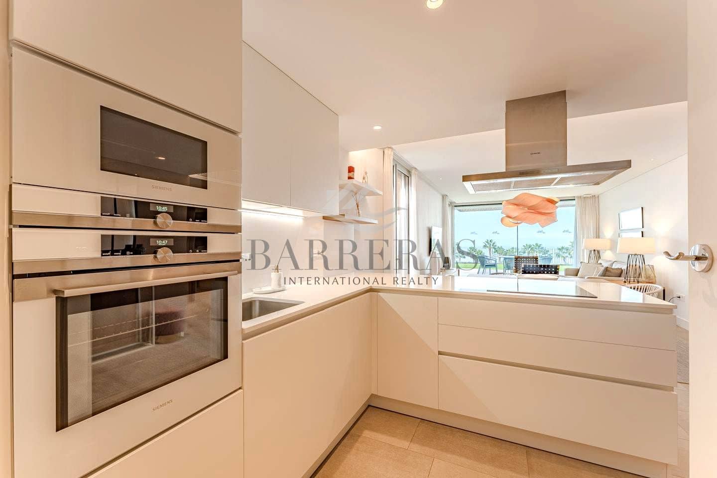 2 soveværelse Lejlighed til salg i Guia de Isora med swimmingpool garage - € 980.000 (Ref: 8167351)