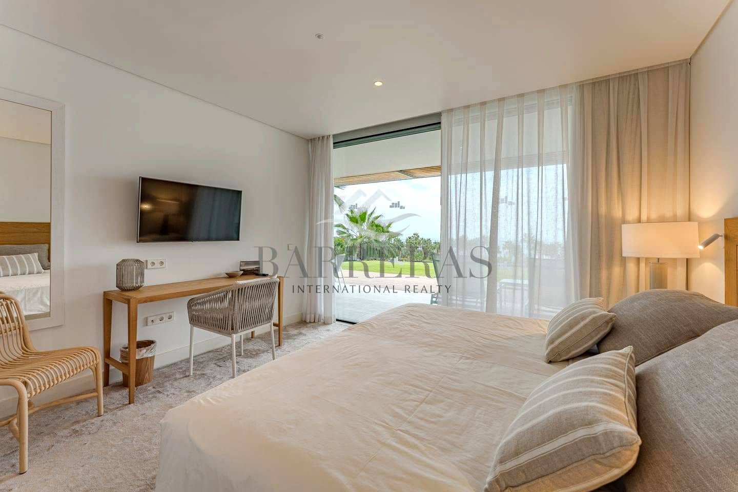 2 soveværelse Lejlighed til salg i Guia de Isora med swimmingpool garage - € 980.000 (Ref: 8167351)