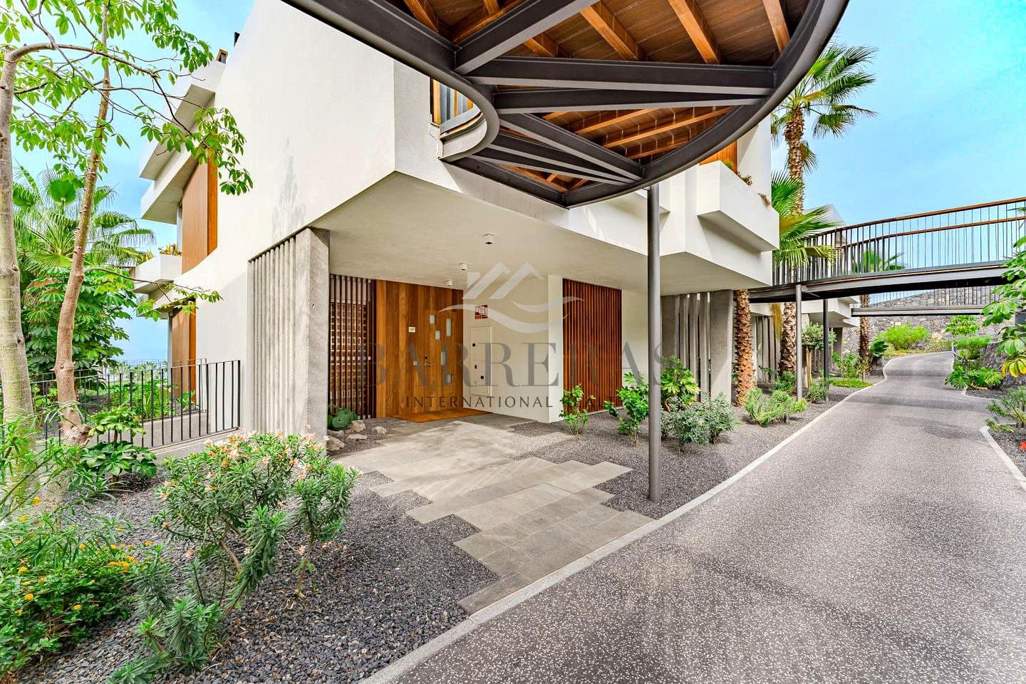 2 soveværelse Lejlighed til salg i Guia de Isora med swimmingpool garage - € 980.000 (Ref: 8167351)