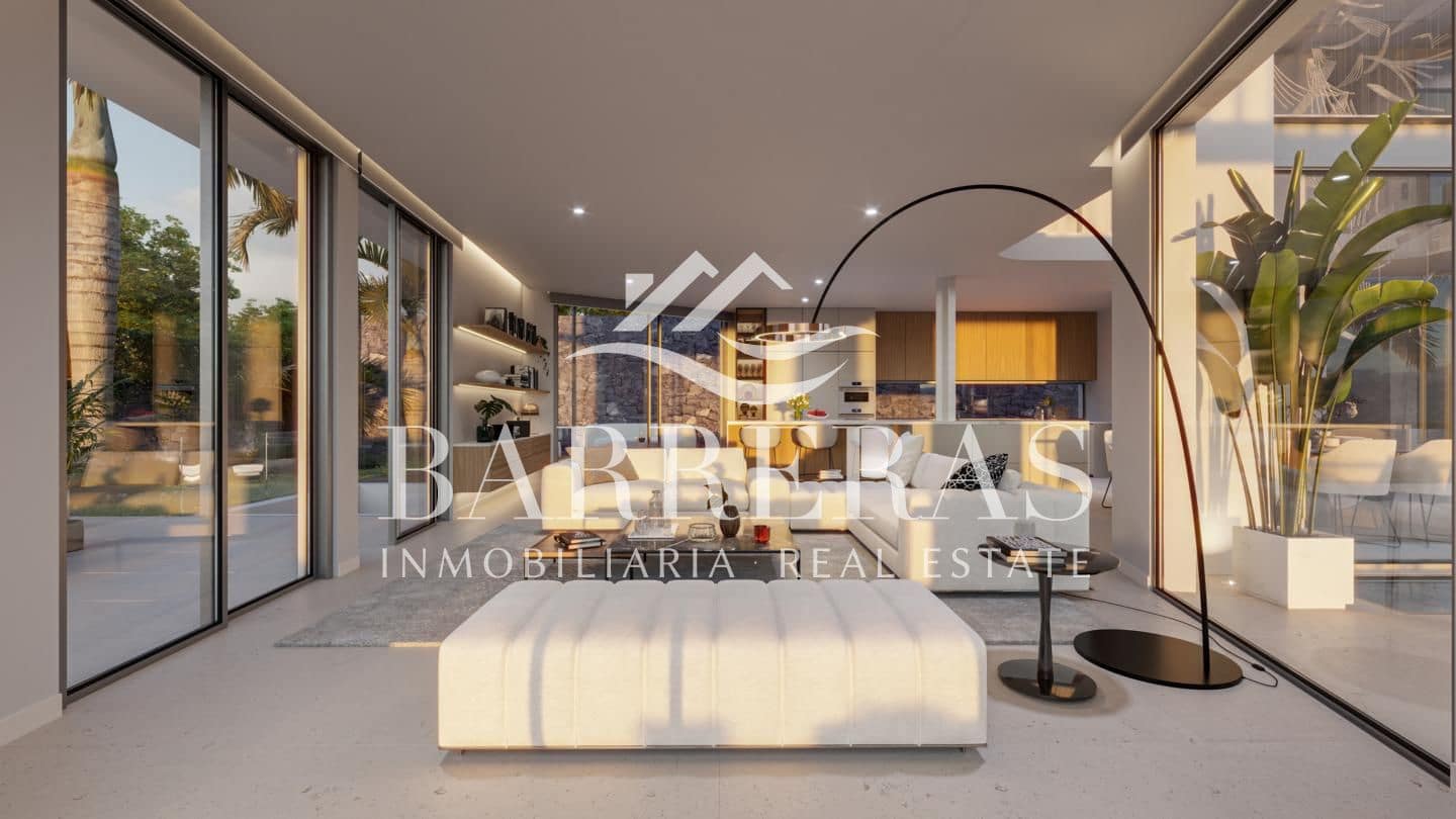 4 bedroom Villa for sale in Costa Adeje with pool - € 2,500,000 (Ref: 8221602)