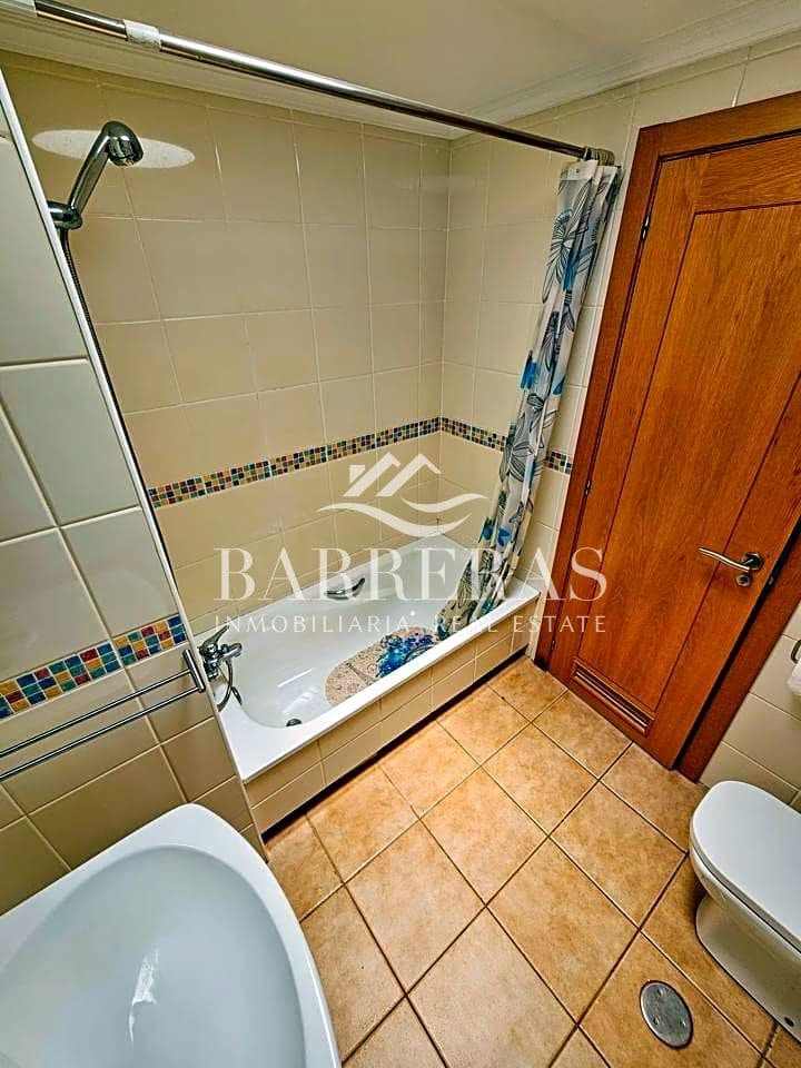 2 slaapkamer Flat te huur in Granadilla de Abona met zwembad garage - € 1.500 (Ref: 8350055)