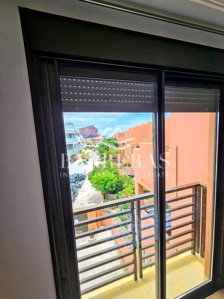 2 slaapkamer Flat te huur in Granadilla de Abona met zwembad garage - € 1.500 (Ref: 8350055)