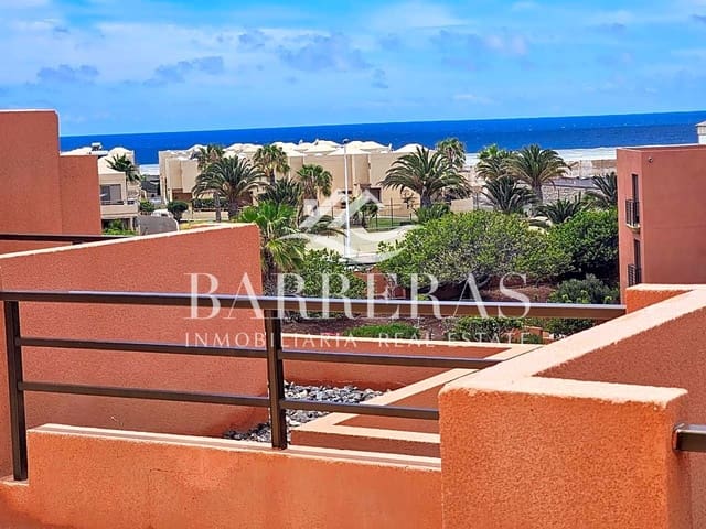 2 slaapkamer Flat te huur in Granadilla de Abona met zwembad garage - € 1.500 (Ref: 8350055)