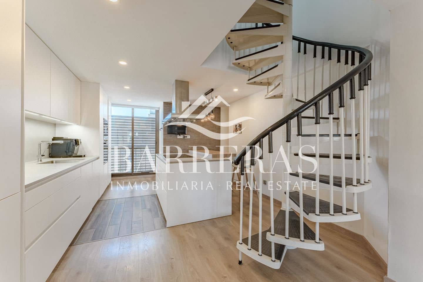 4 soveværelse Lejlighed til salg i Santa Cruz de Tenerife med garage - € 1.750.000 (Ref: 8418651)