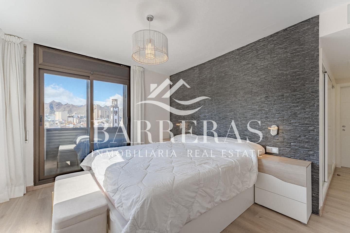 4 soveværelse Lejlighed til salg i Santa Cruz de Tenerife med garage - € 1.750.000 (Ref: 8418651)