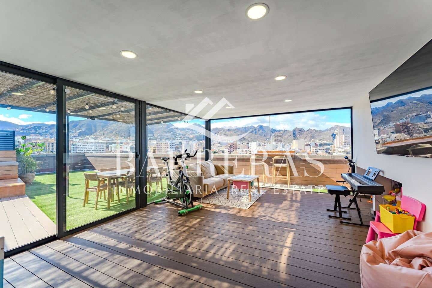 4 soveværelse Lejlighed til salg i Santa Cruz de Tenerife med garage - € 1.750.000 (Ref: 8418651)