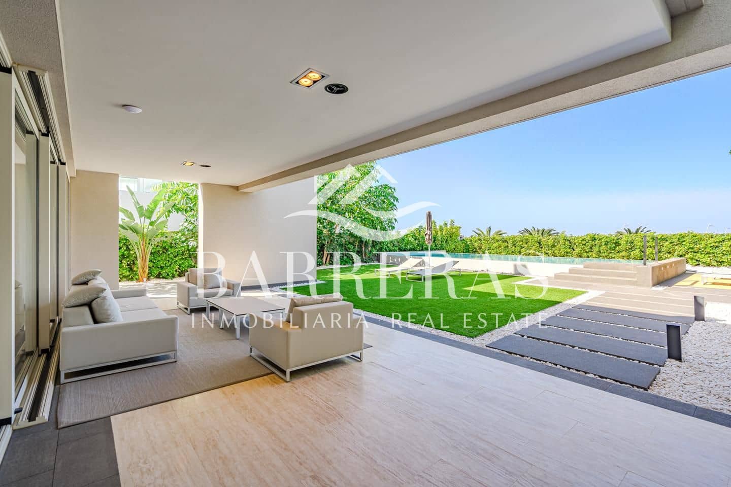 5 soveværelse Villa til salg i La Caleta Adeje med swimmingpool - € 3.700.000 (Ref: 8422575)