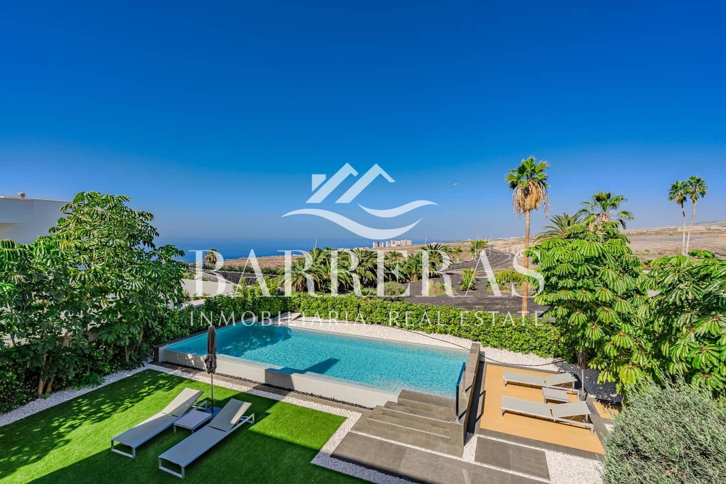 5 soveværelse Villa til salg i La Caleta Adeje med swimmingpool - € 3.700.000 (Ref: 8422575)