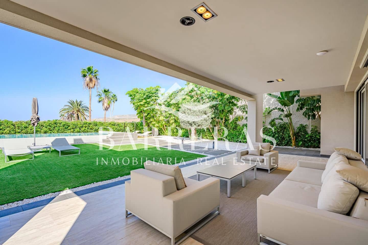 5 soveværelse Villa til salg i La Caleta Adeje med swimmingpool - € 3.700.000 (Ref: 8422575)