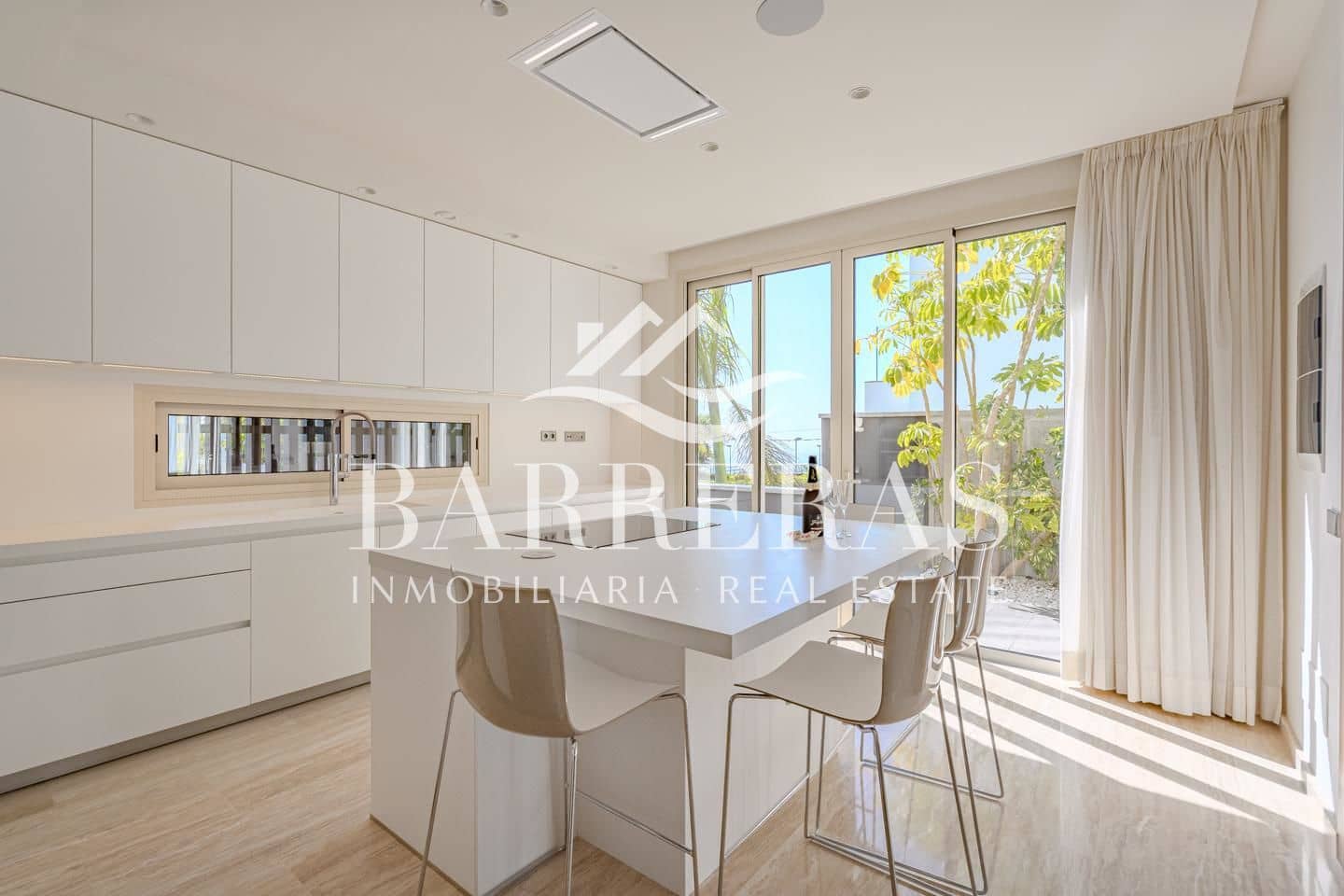 5 soveværelse Villa til salg i La Caleta Adeje med swimmingpool - € 3.700.000 (Ref: 8422575)