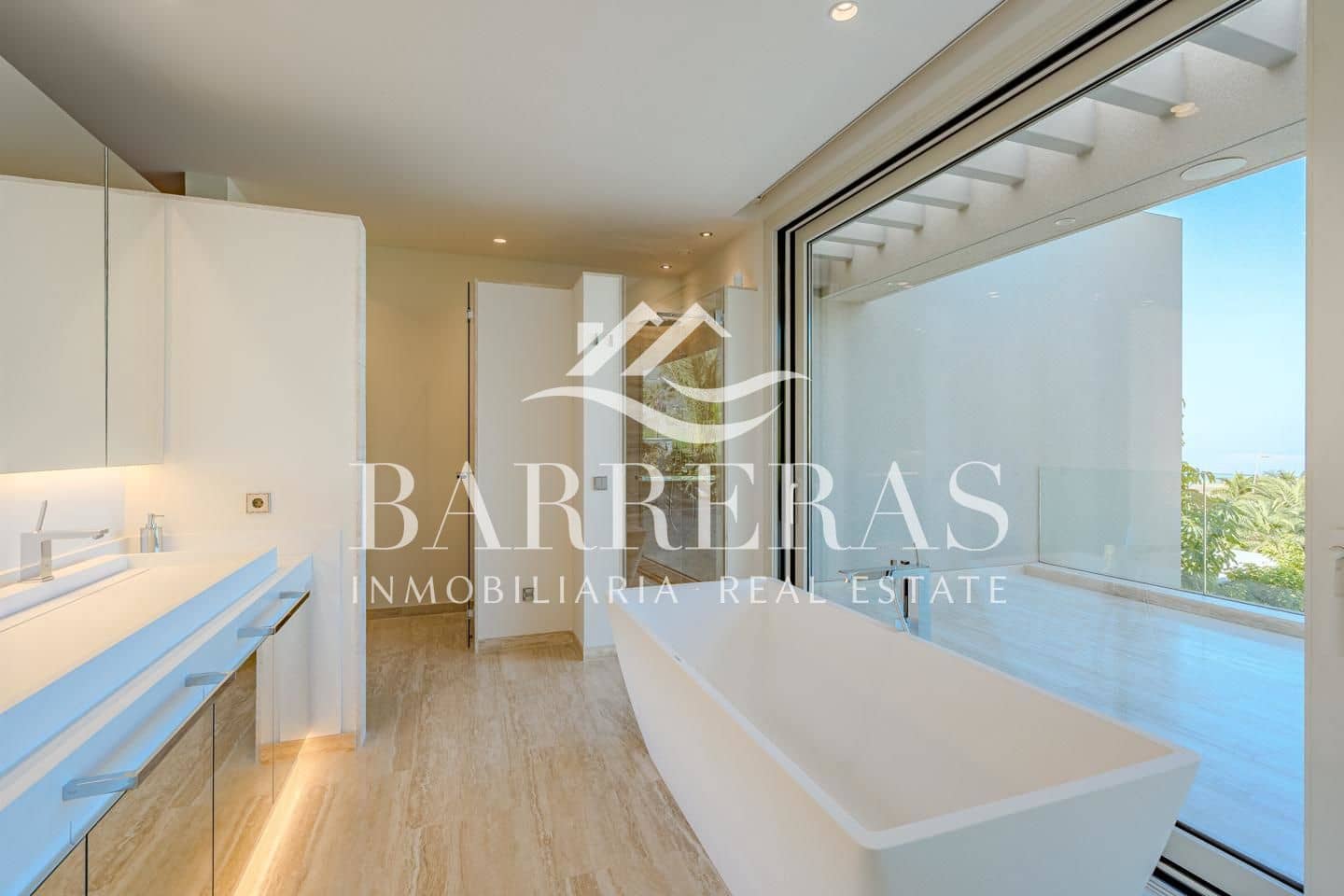 5 soveværelse Villa til salg i La Caleta Adeje med swimmingpool - € 3.700.000 (Ref: 8422575)