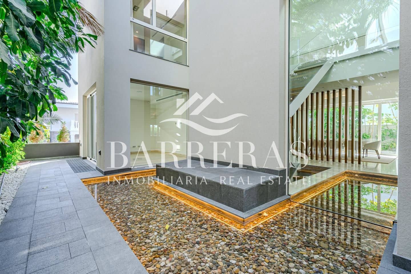 5 soveværelse Villa til salg i La Caleta Adeje med swimmingpool - € 3.700.000 (Ref: 8422575)