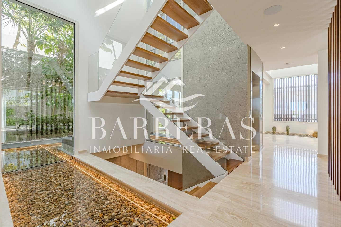 5 soveværelse Villa til salg i La Caleta Adeje med swimmingpool - € 3.700.000 (Ref: 8422575)